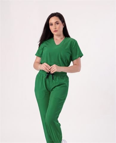 Uniforme antifluidos Ecotopía color Verde bandera